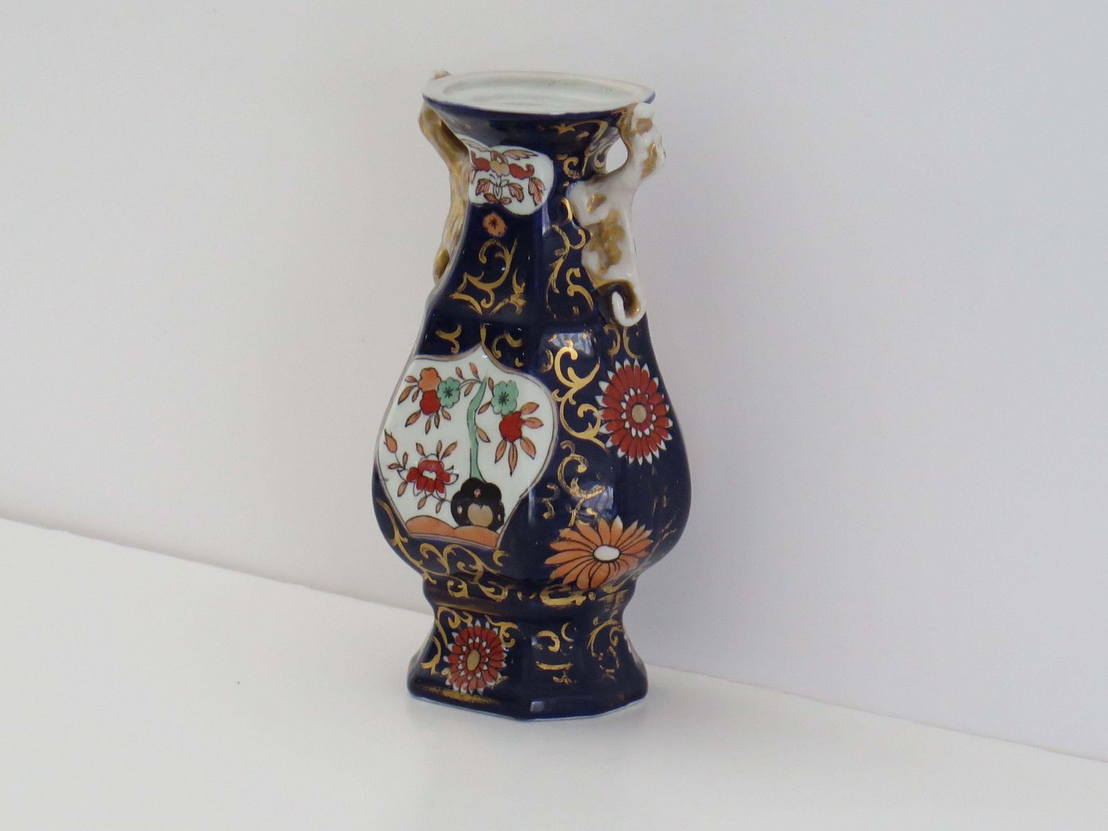 Masons Ironstone Vase In Blue Hawthorne Pattern (No. 2), Circa 1830 photo 315.0