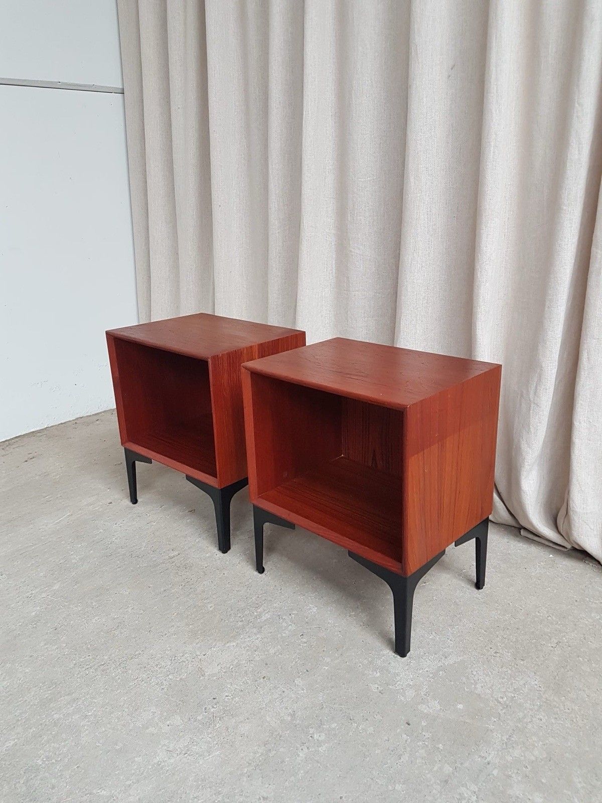 Vtg Pair Of Danish Teak Mid Century Bedside Tables Nightstands Retro Scandi R896 photo vinterior