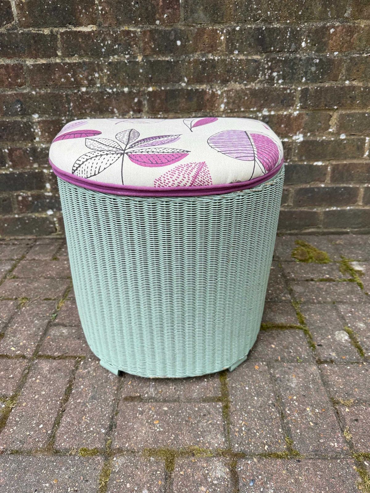 Vintage Lloyd Loom Laundry Basket – Mint Green Painted Ottoman With Leaf Print Seat, Storage Seat, Mid Century Utility Charm, Painted Stool