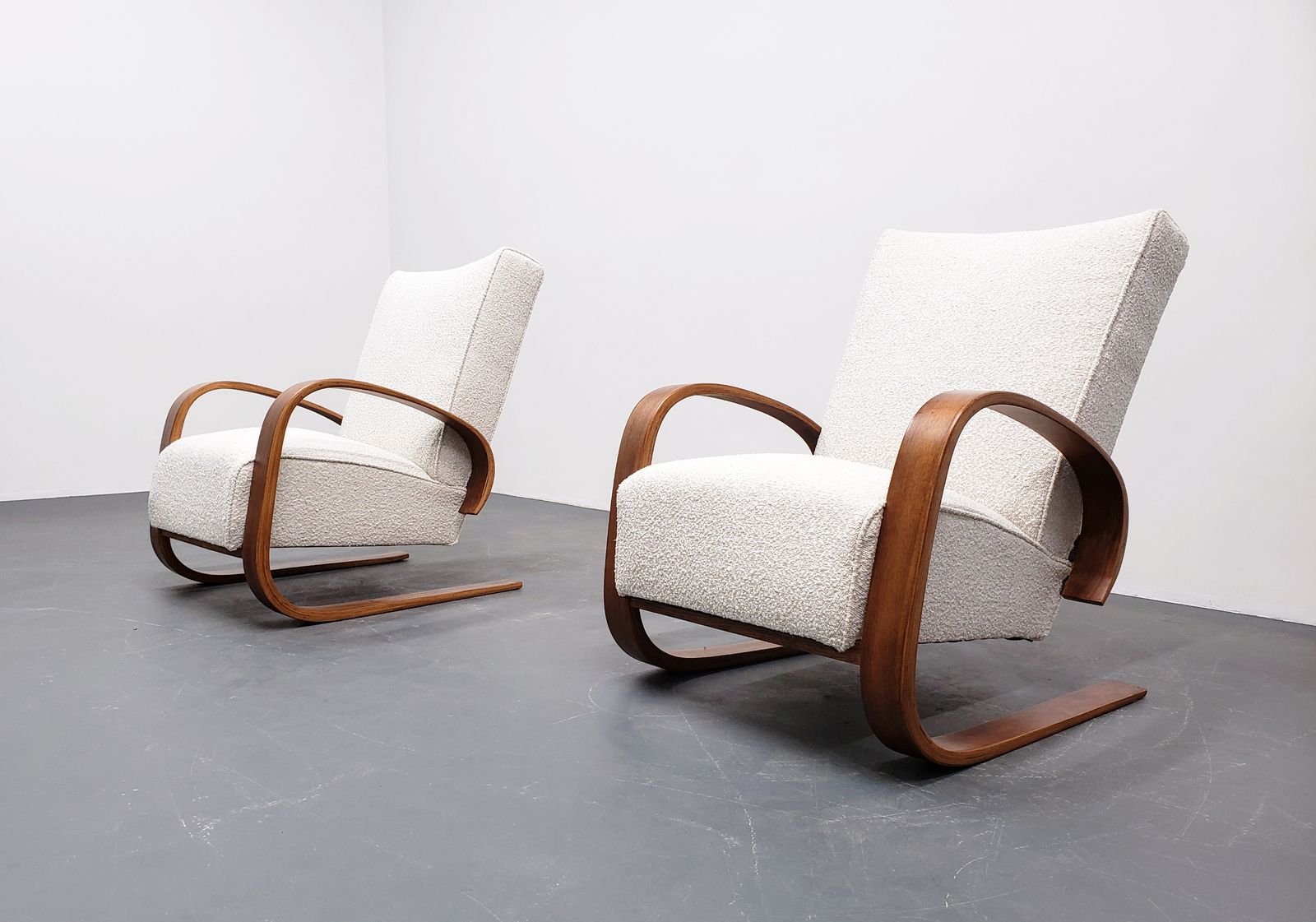 Cantilever Armchair By Miroslav Navrátil For Up Závody, 1950s
