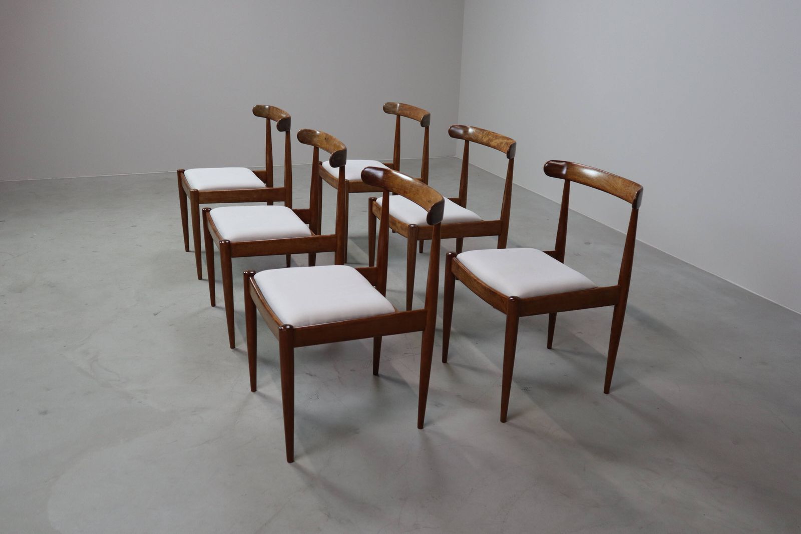 Set Of Six Alfred Hendrickx Model 500 Dining Chairs In Rosewood, photo Furniture