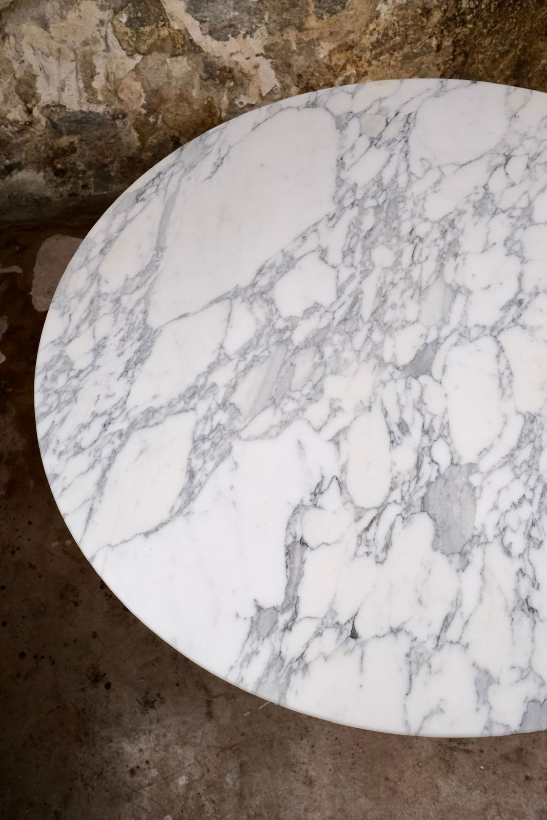 2500.0 Large Round Carrara Marble Table, Italy, 1970s photo