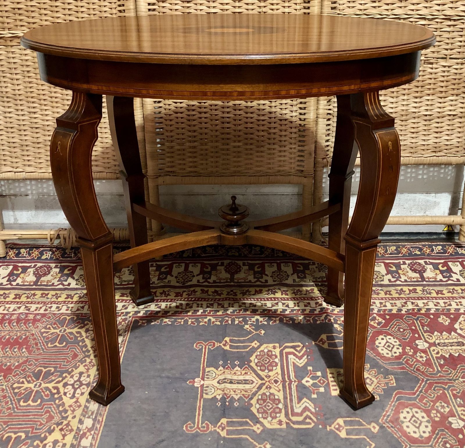Handsome Edwardian Occasional Or Centre Table photo vinterior