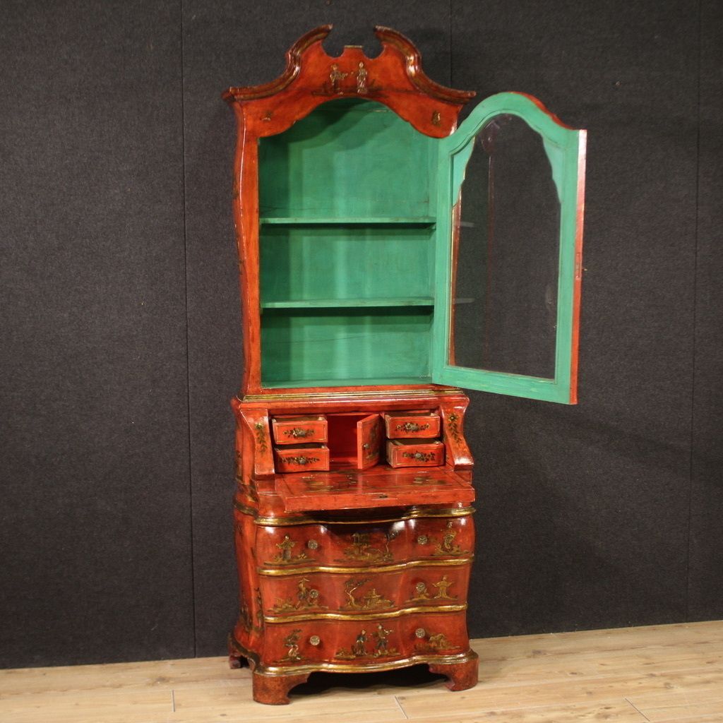 photo furniture Venetian Lacquered And Gilded Chinoiserie Trumeau From 20th Century
