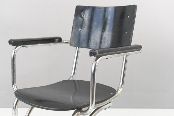 photo furniture French Cantilever Armchair, 1935