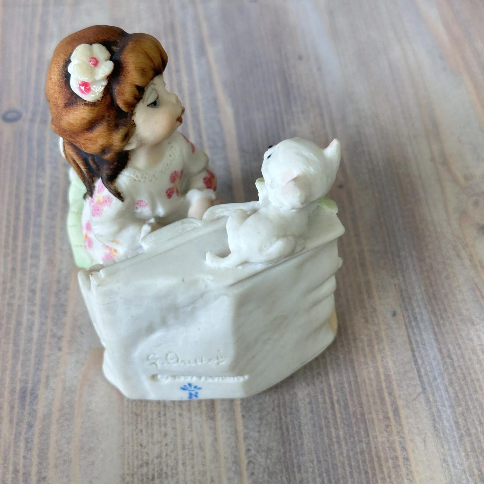 Vintage Giuseppe Armani Figurine 1987 Girl Playing Piano & Cat Capodimonte Italy photo vintage