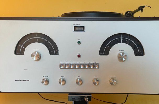 Radiophonograph Cubo Rr 226 Fo By F.Lli Castiglioni For Brionvega, 2008 photo for sale
