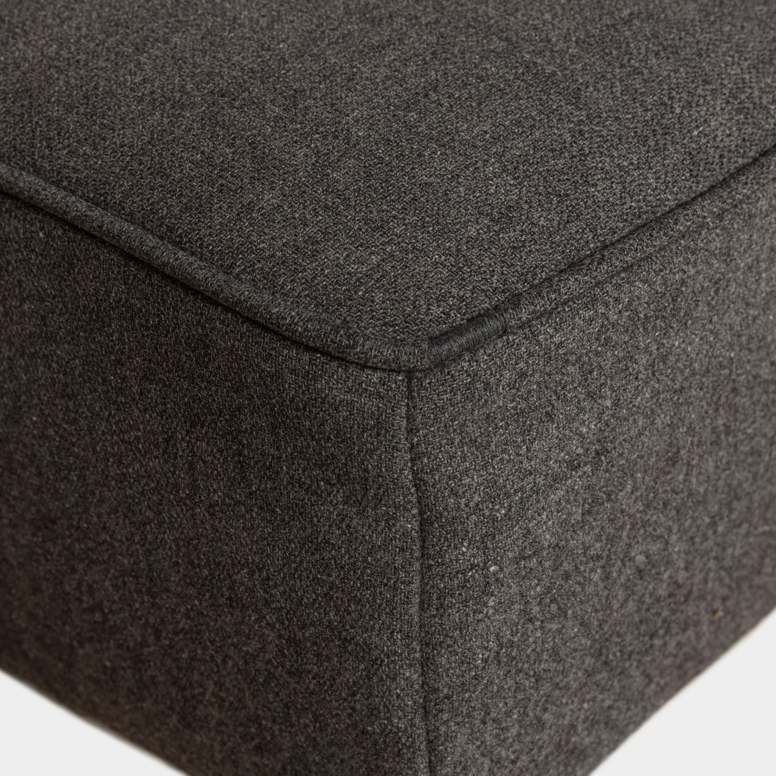 Pouf Ligne Roset Smala en tissu gris photo Mobilier