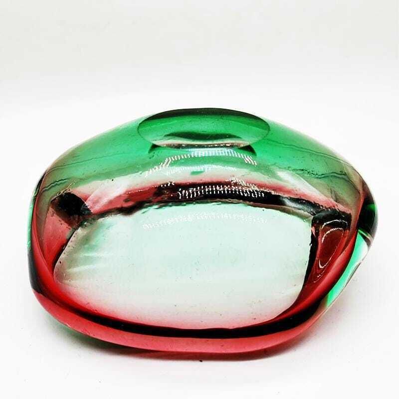 1960s Pink And Green Ashtray Or Catch All In Murano Glass. Made In Italy. photo vinterior