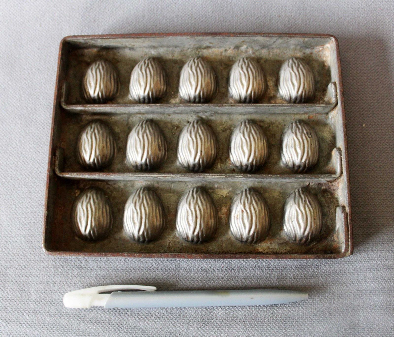 photo for sale Vintage Large Heavy Chocolate Mold, Belgium Walnut Metal Professional Mold, Darchambeau Charleroi, Kitchenware Utensil, 15 Placement