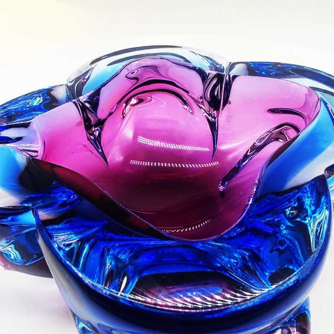 1960s Stunning Pink And Sky Blue Ashtray Or Catch All In Murano Glass. Made In Italy. photo vinterior