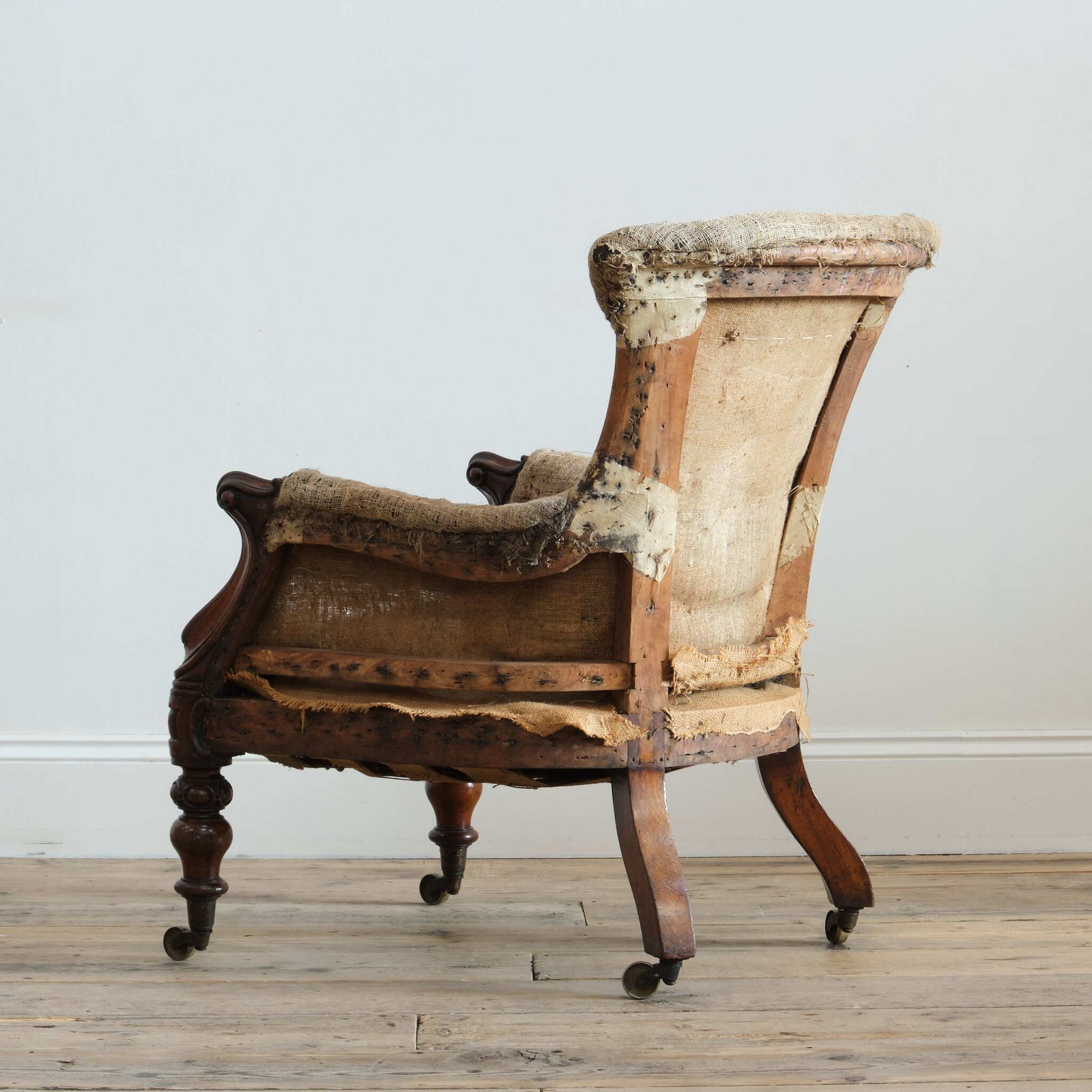 photo vinterior Mid 19th Century Country House Armchair