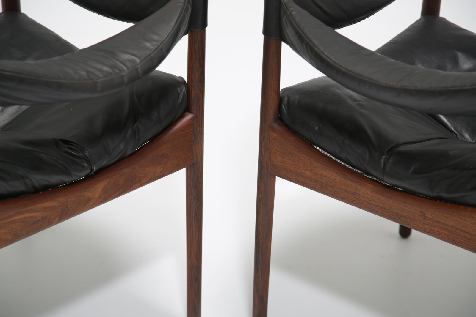 photo vintage Kristian Vedel 'Modus' Eetstoelen: Set Van 8, Zeldzaam Palissander & Zwart Leer, Voor Søren Willadsen, Denemarken, Jaren 1960