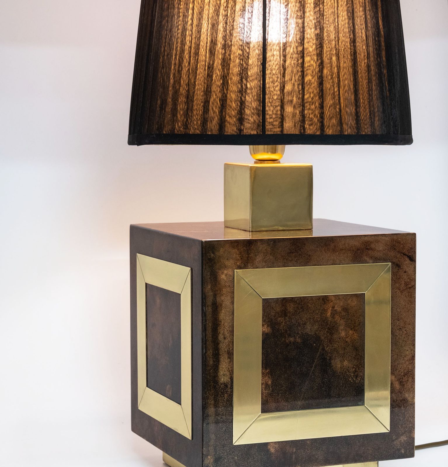 1250.0 Italian Lacquered Vellum & Brass Large Table Lamp And Shade Attr Aldo Tura 1960 photo