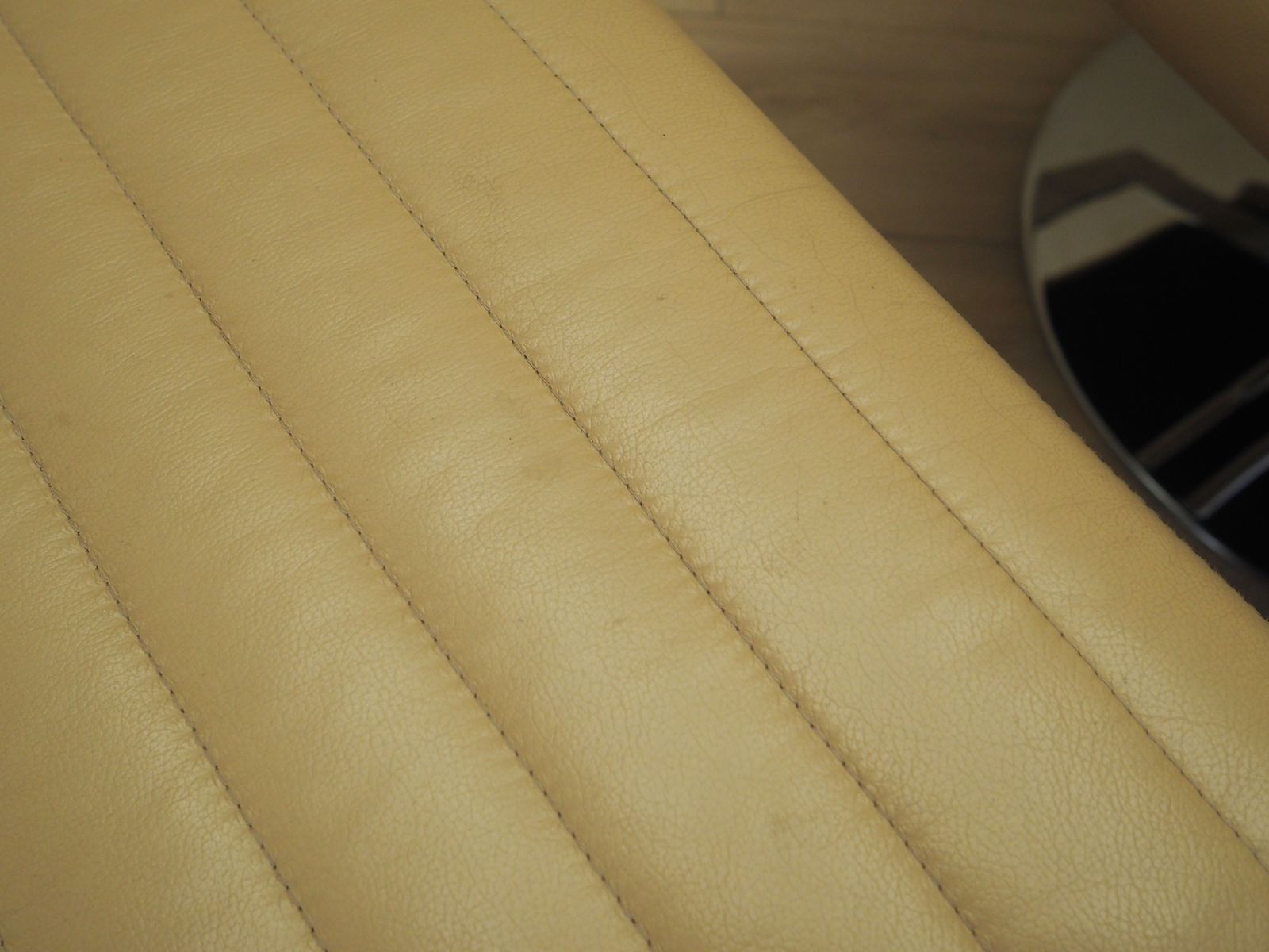 photo furniture Lounge Fauteuil Met Voetenbank, Deens Design, Jaren 1970, Fabrikant: Boconcept