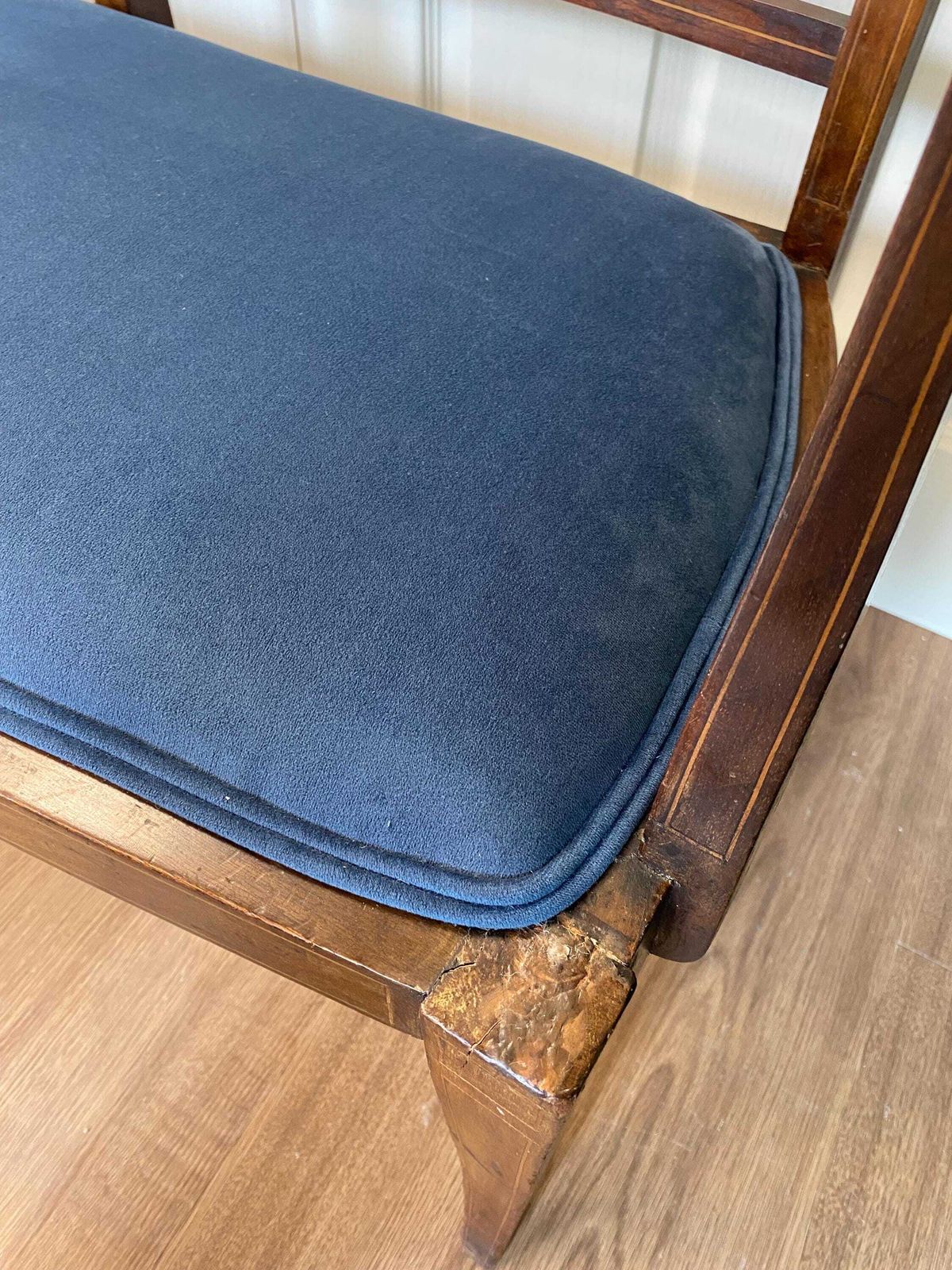 photo furniture Antique Edwardian Refurbished Mahogany Inlaid Marquetry Love Seat Settee Blue Velvet