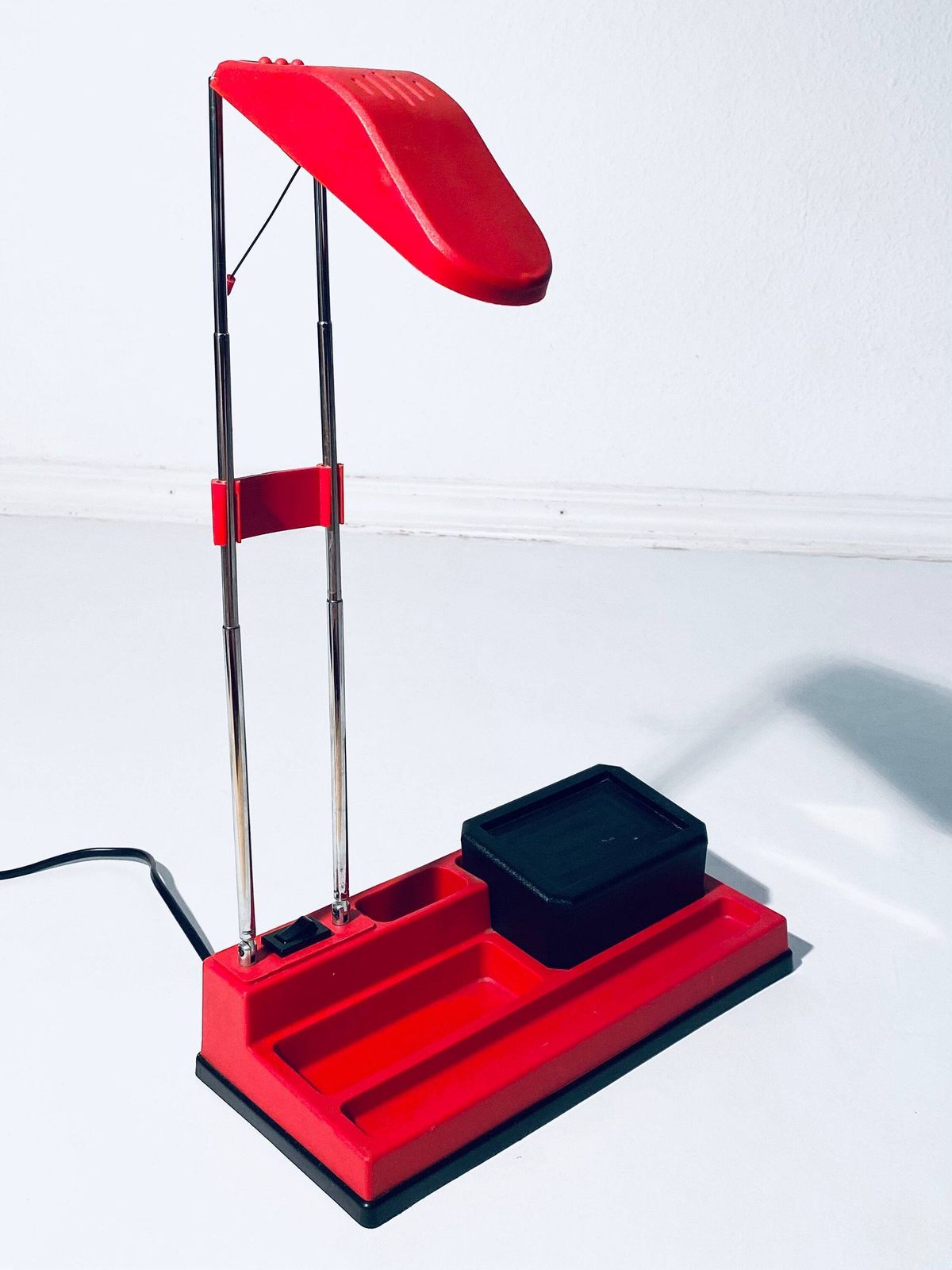 Stilplast Red Plastic Office Desk Lamp Halo Lampade Alogene / Made In Italy / Vintage Decor 1980s photo for sale