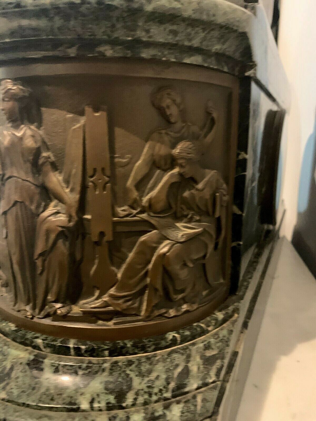 photo furniture Imposante Pendule En Bronze Et Marbre J Feuchere éditeur Gauthier XIX Siècle