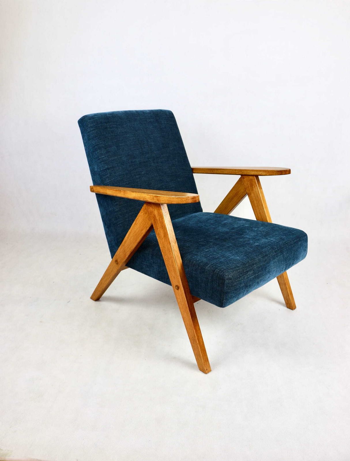 photo furniture Armchair B 310 Var Blue Navy Structured