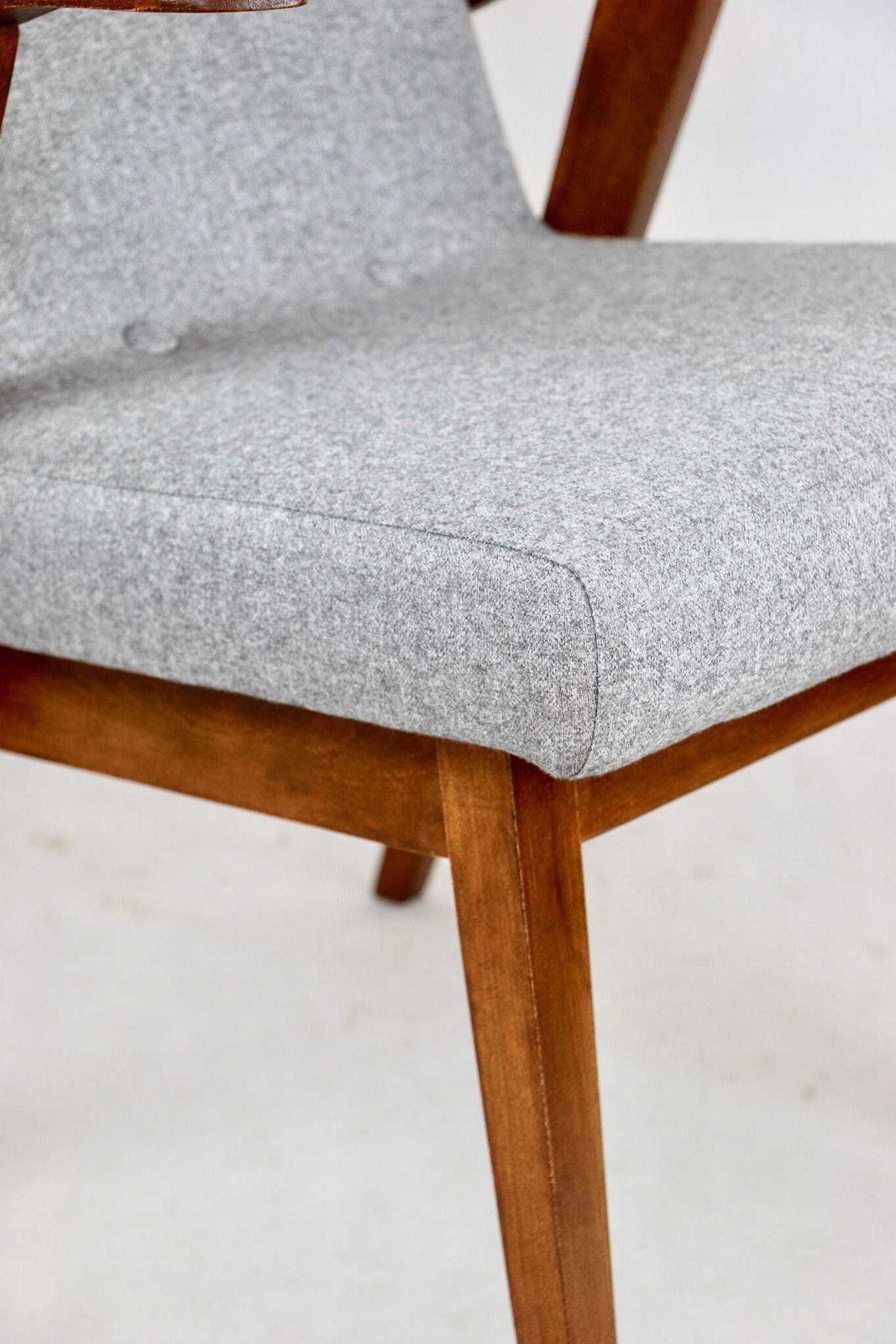 925.0 Set Of 4 Vintage Armchairs 300 123, Designed By Projekt M. Puchała   Grey Herringbone photo