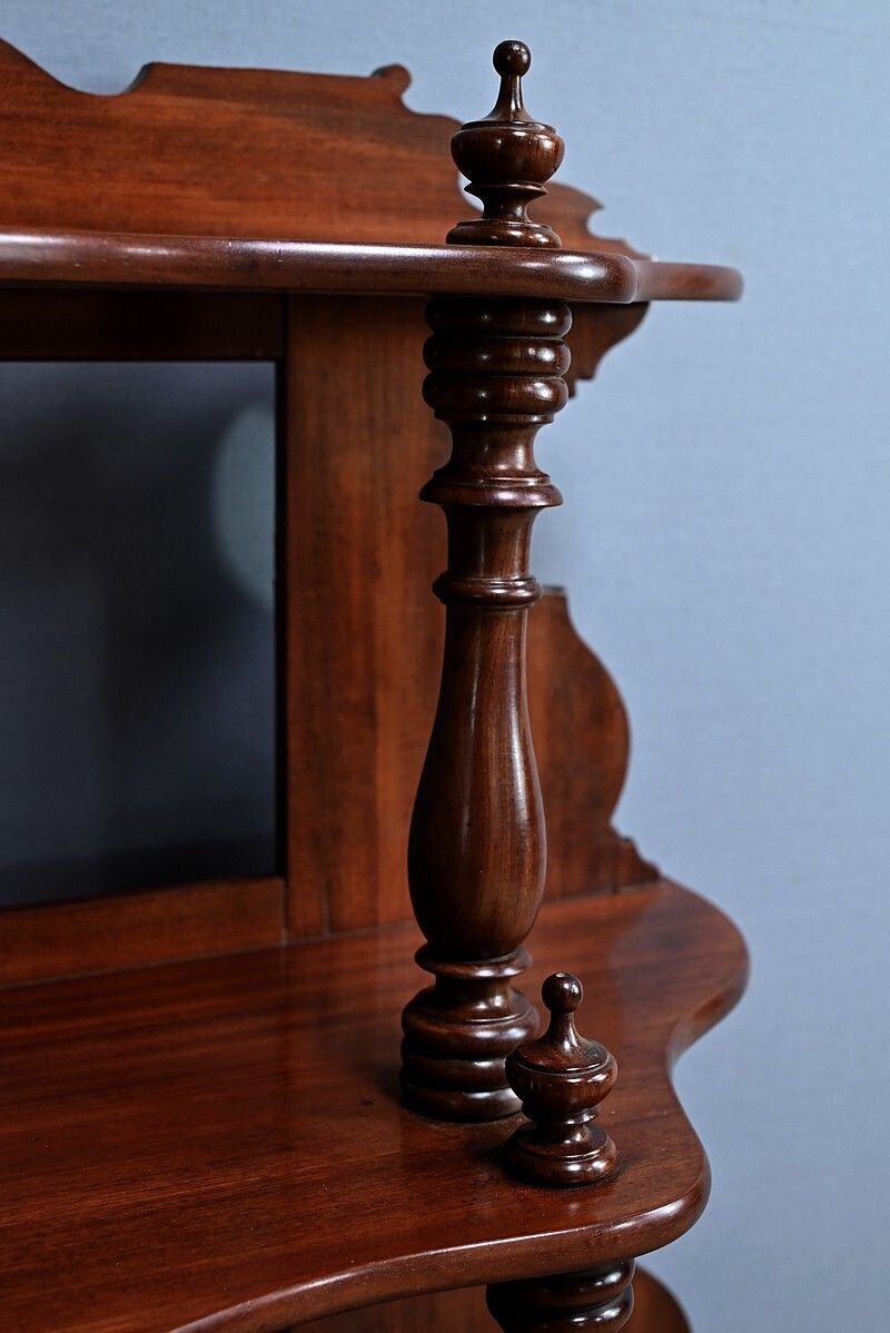 photo furniture Mahogany Wall Shelf, Louis Philippe Period – Mid 19th Century