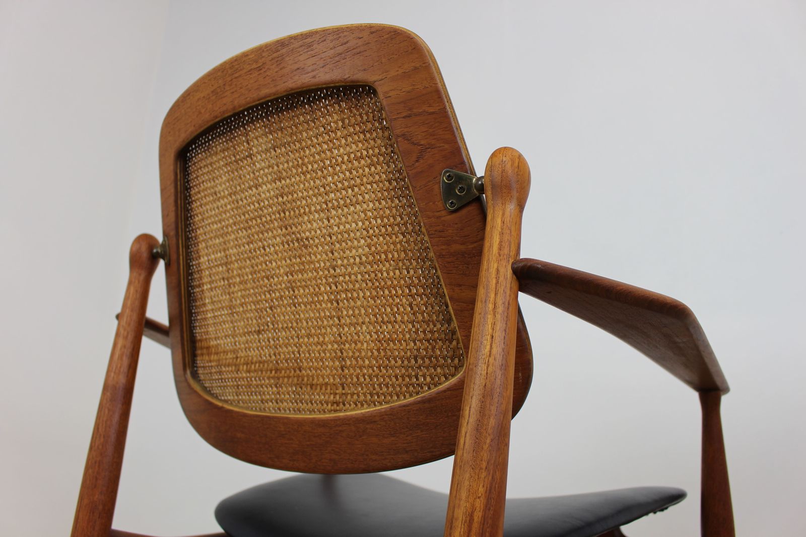 Superb Set Of 8 France And Daverkosen Chairs Model 186 By Arne Vodder photo furniture