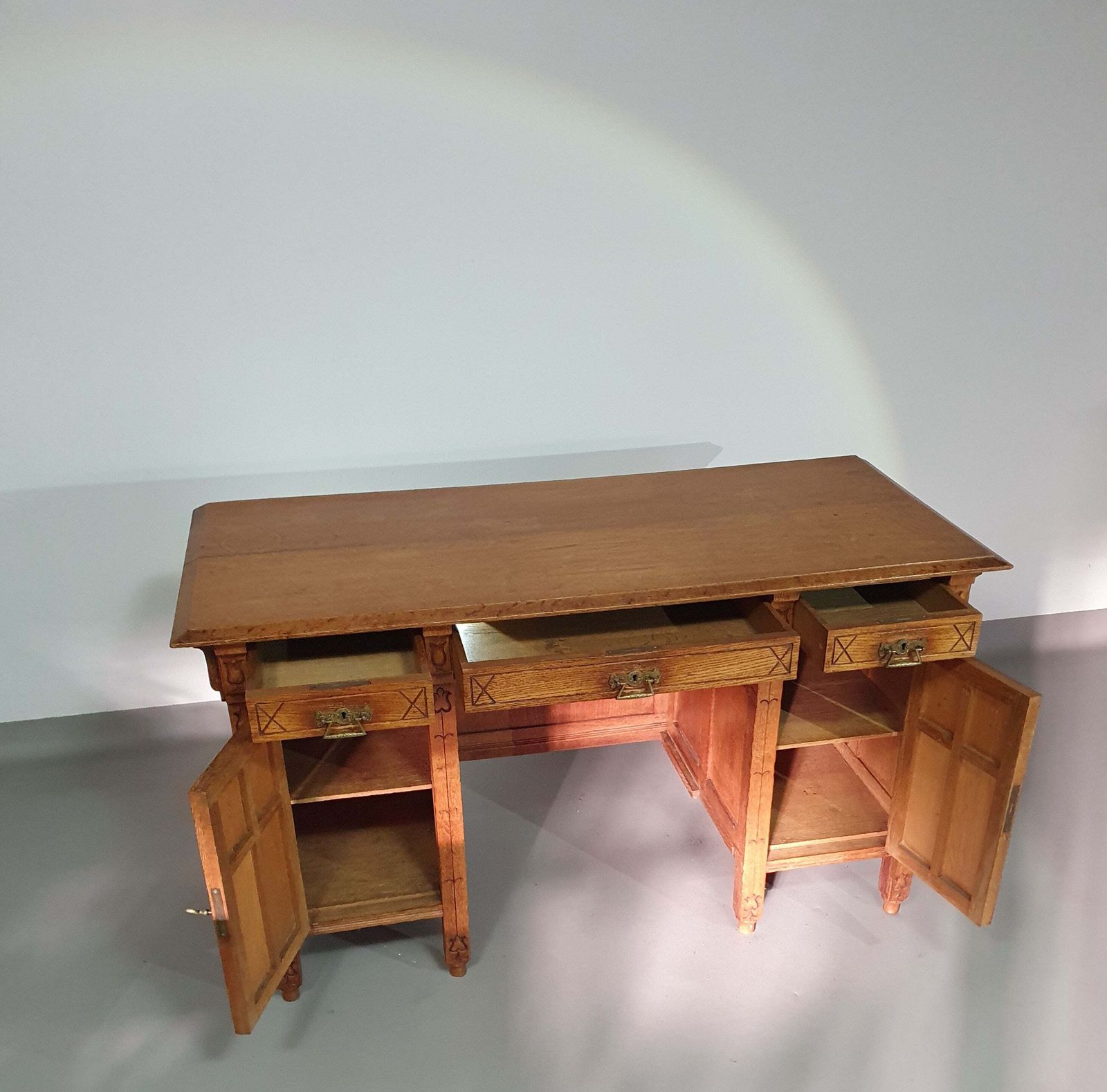 Art & Craft Desk Early 1920's Height 78 Width 135 Depth 60 Cm photo vintage