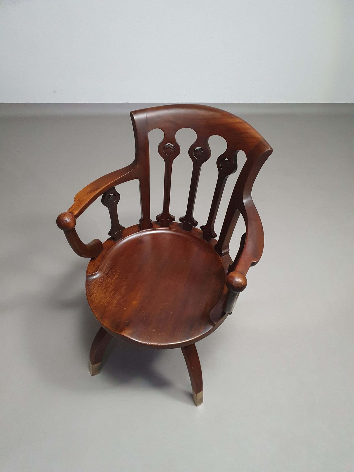 photo vintage American Swivel Office Arm Chair 1930's