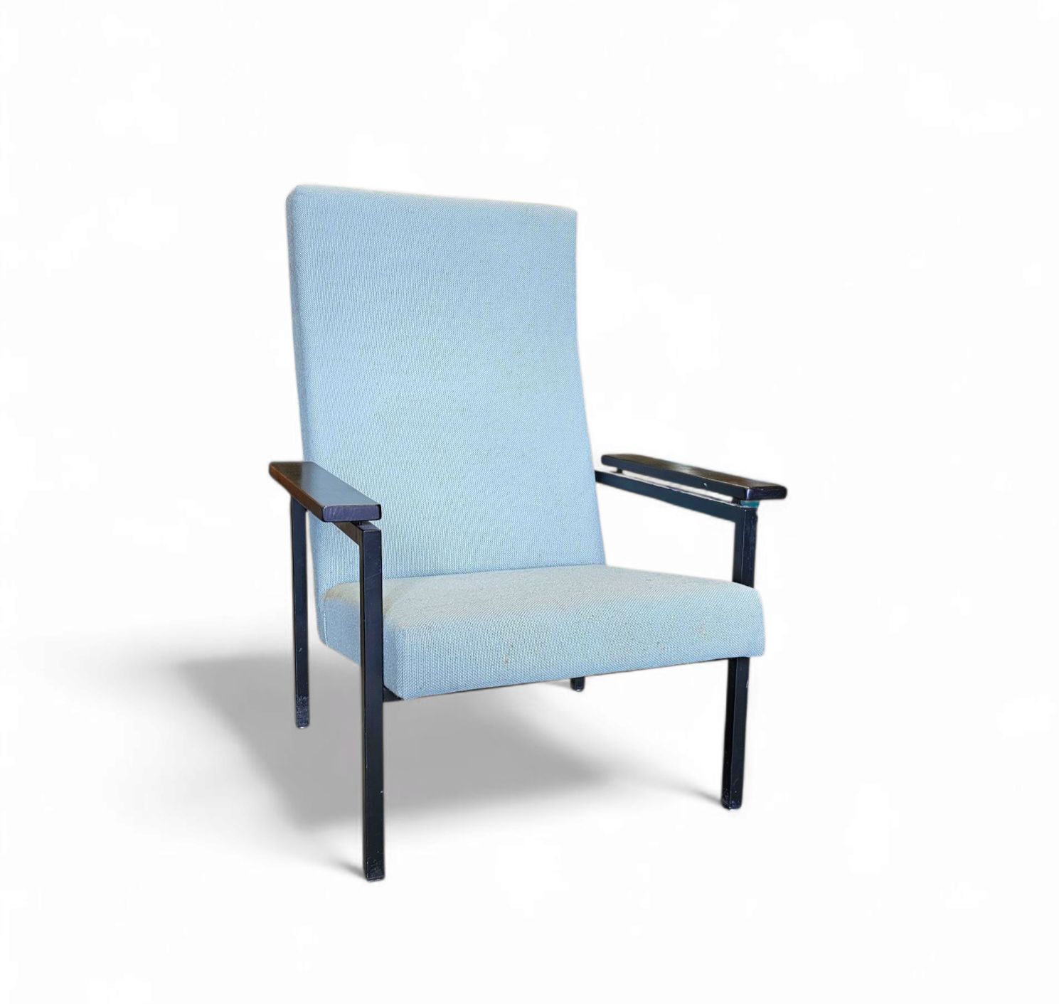 Model 30 / Gijs Van Der Sluis High Back Arm Chair / 1950s photo vinterior