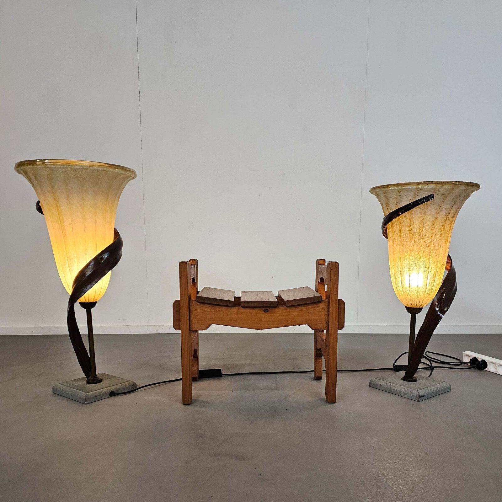 photo vintage Large Jugendstil Floor / Table Lamps / Roberto Galli / Stone Base With Italian Glass Shade