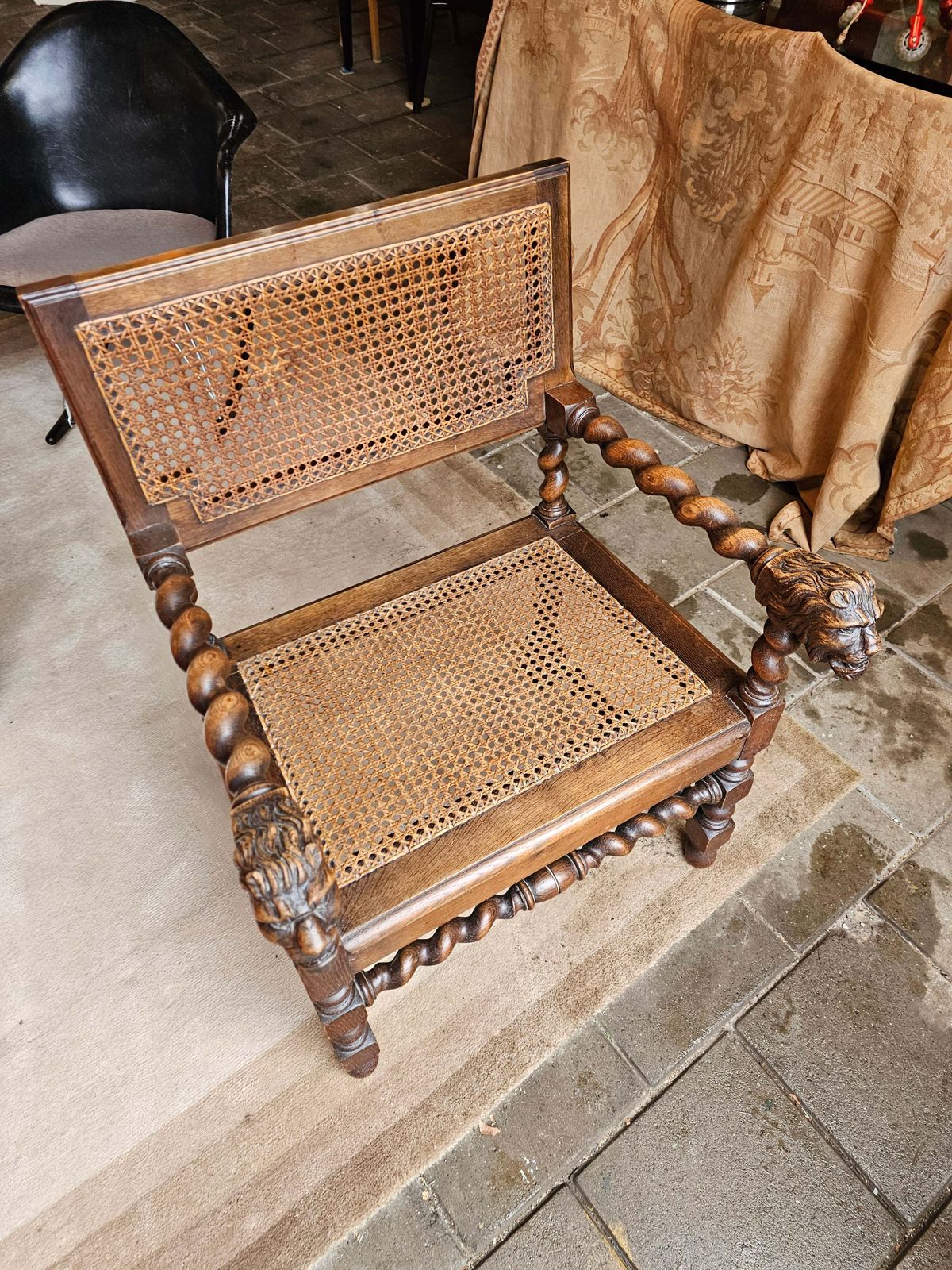 photo furniture 2 X Jacobean Lionel Head Armchairs Oak Wood / Webbing Early 20th Century