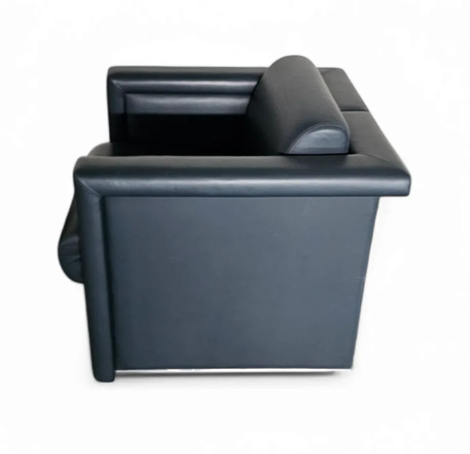 2300.0 Pair / Trix And Robert Haussmann / Leather Chairs By Knoll photo