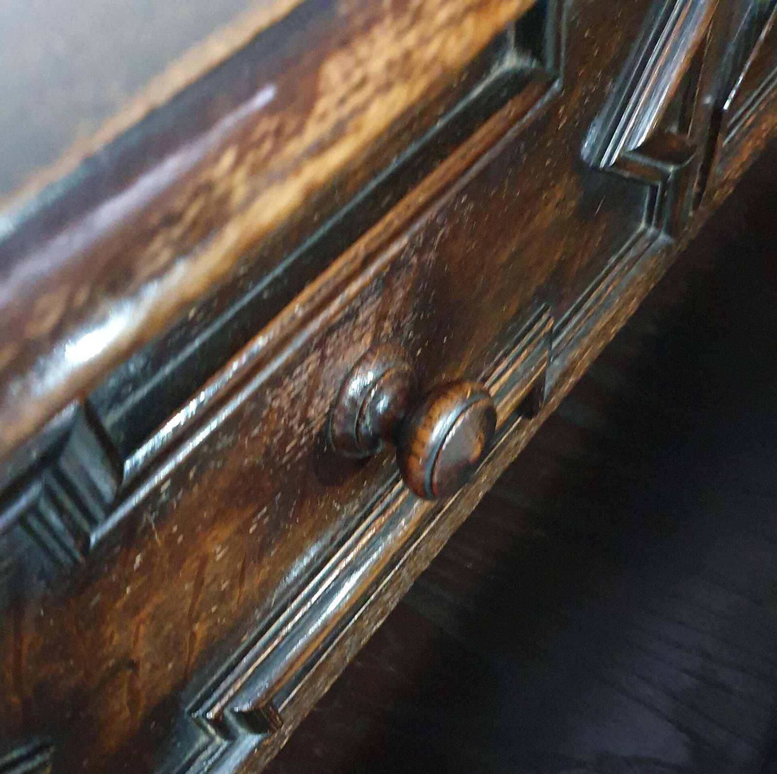 photo vinterior Particularly Cool English Chest Of Drawers / Chest Of Drawers. Dated (Charles 2 Era). Made Of Solid Oak With Beautiful Patina.