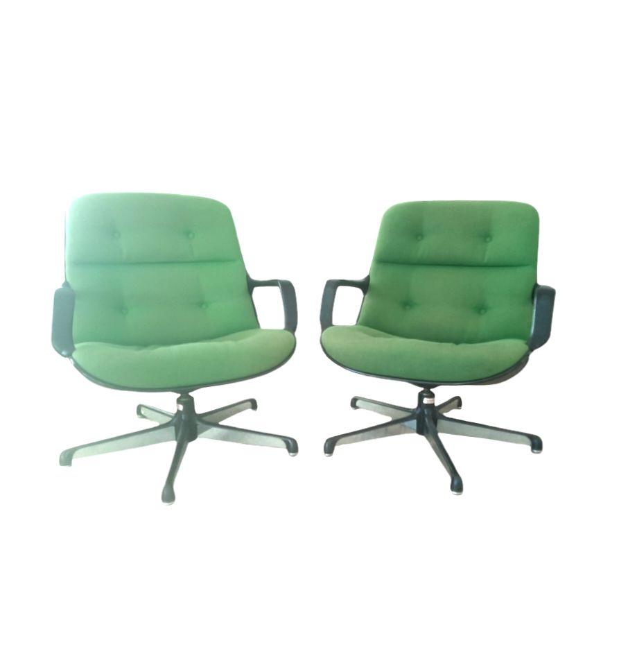 Italian Executive Swifel Chair / Charles Pollock For Comforto