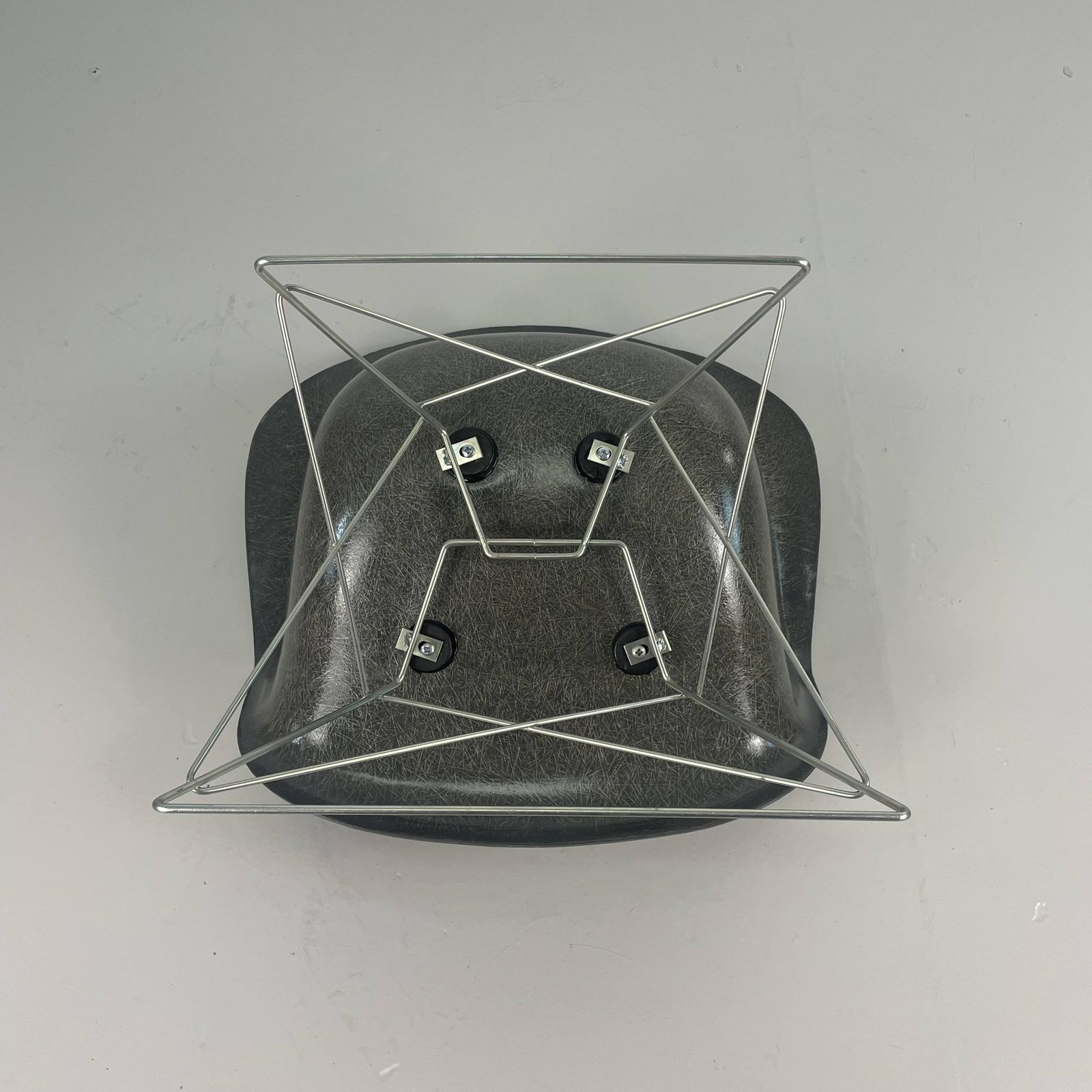 Furniture Eames Herman Miller 1950s Lar Armchair In Elephant Grey On Cats Cradle Black Base photo