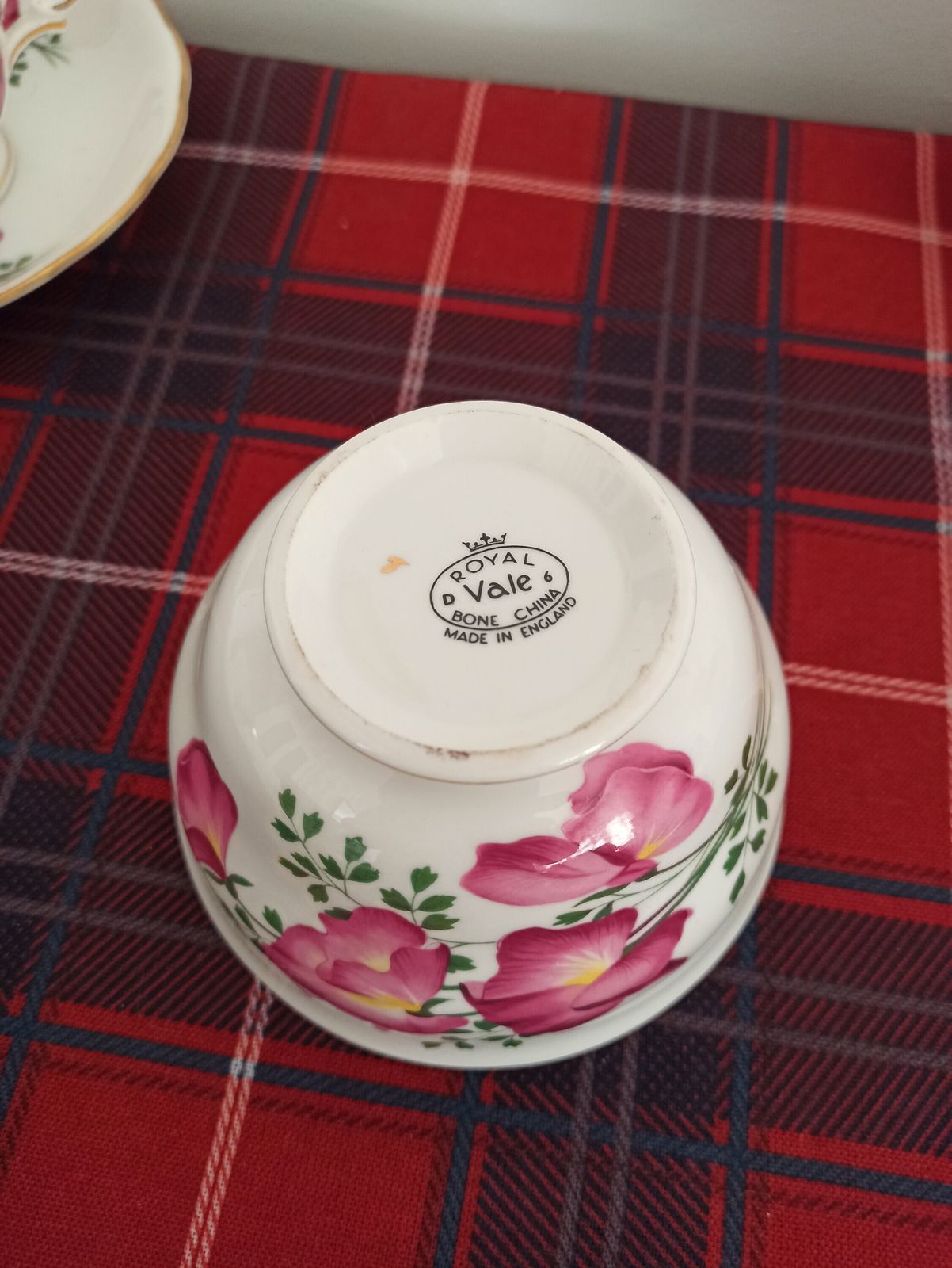 Royal Vale Bone China Tea Set. 6 Cups, 6 Saucers, Milk Jug And Sugar Bowl. photo for sale