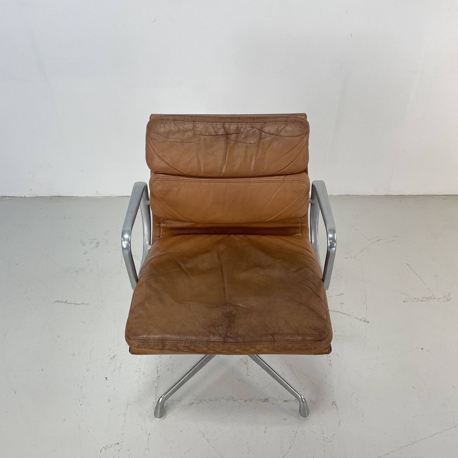 Eames Herman Miller Tan / Camel Leather Soft Pad Group Chair photo for sale