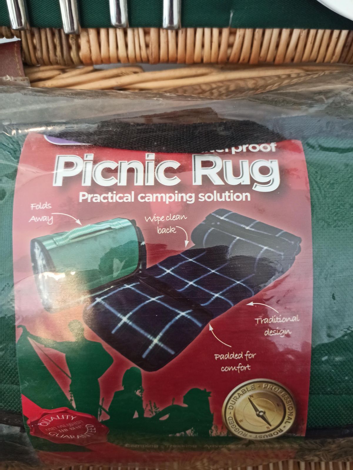 Wicker Picnic Basket For Two. John Lewis. Include, Blanket, Cooler Bag, Plates And Cutlery. Never Used. Very Good Condition. photo vinterior