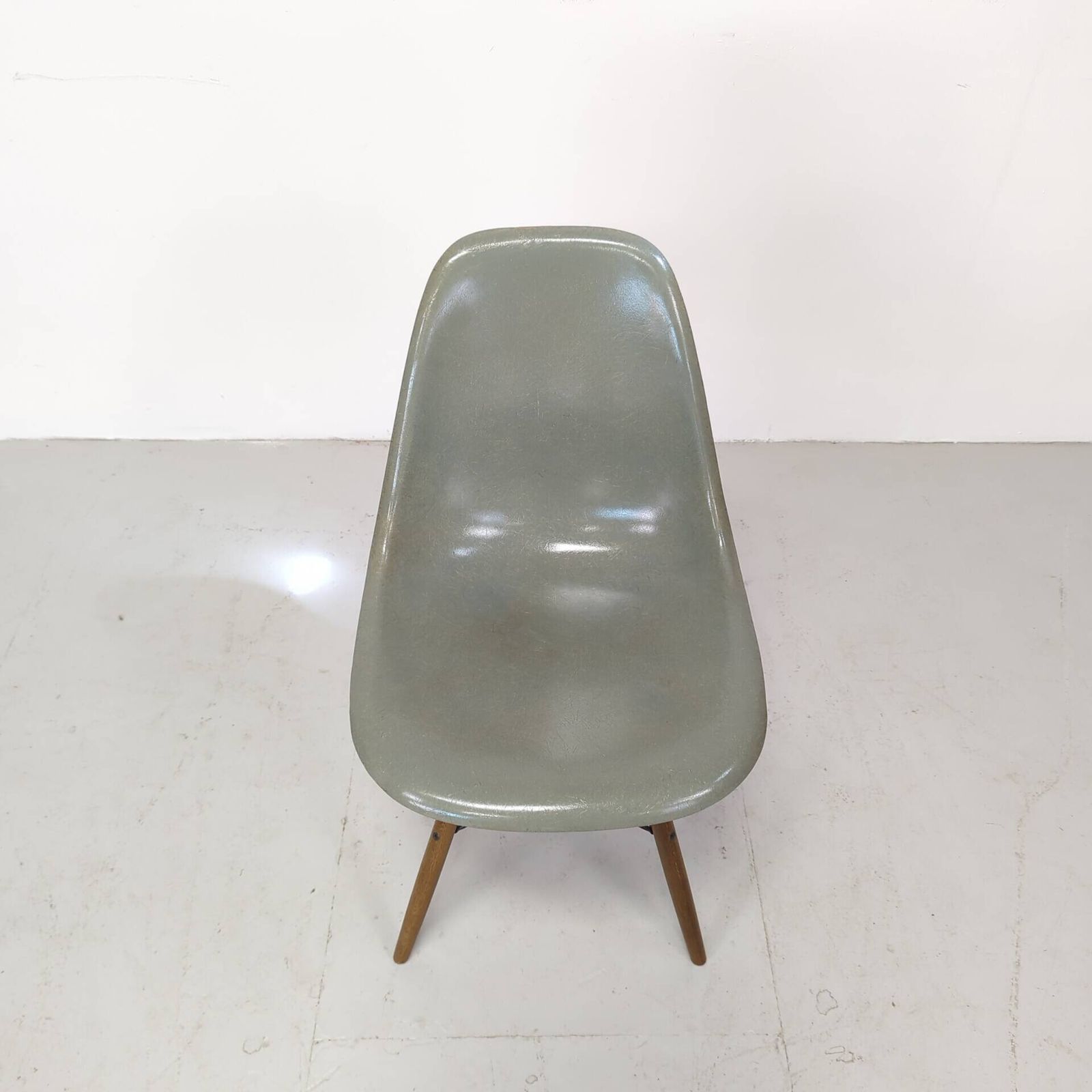 Eames Herman Miller Dsw Side Chair In Seafoam Green photo vinterior