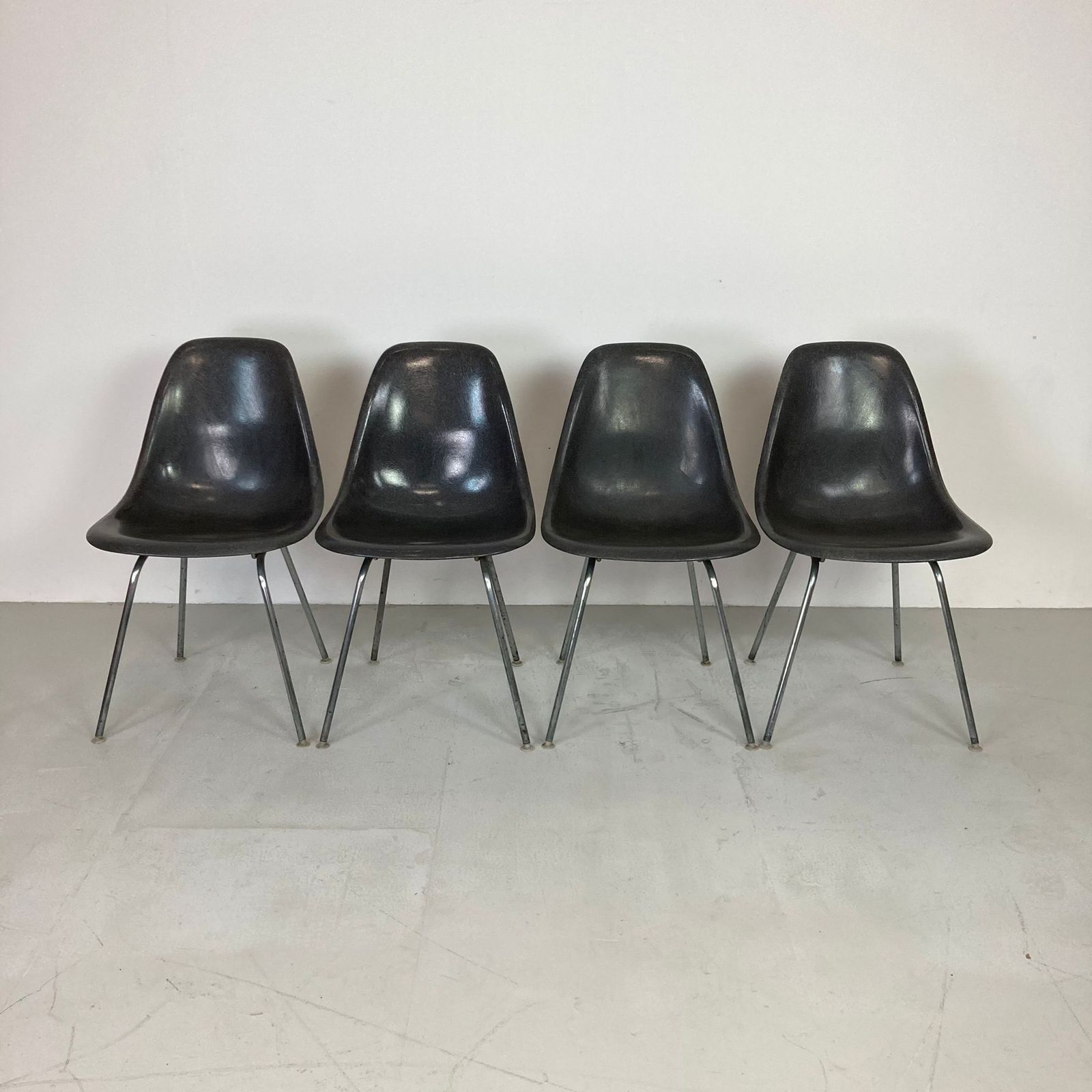 Eames Herman Miller Dss Side Chairs In Grey photo for sale