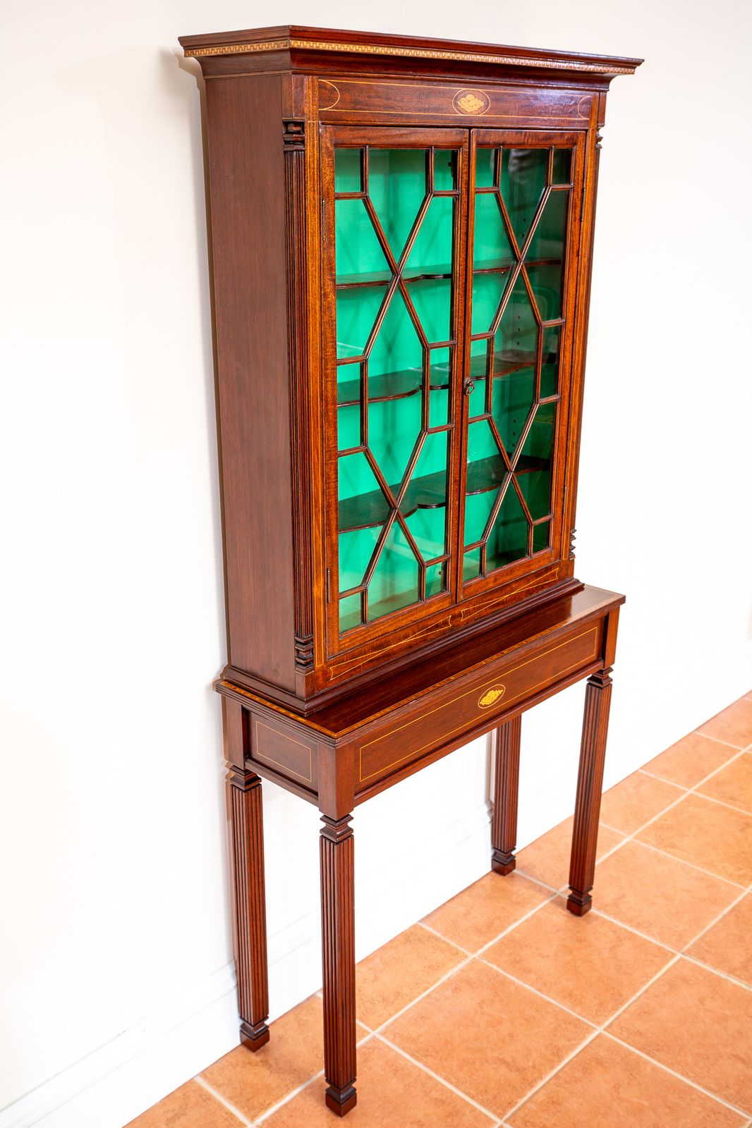 photo vinterior Fine Antique Glazed Cabinet And Consol.E Tabl.E Matching Set Inlaid Mahogany Astragal Glass Edwardia.N Victoria.N Hallway Living Room