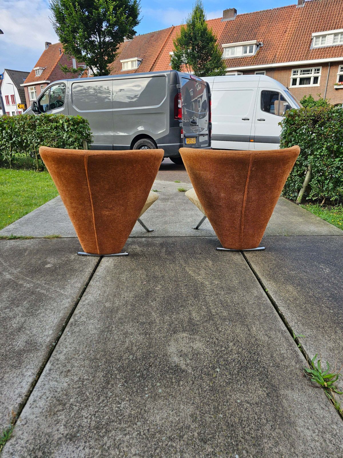 photo for sale Giorgio Saporiti Post Modern Jada Slipper Chairs Very Rare Two Tone Model 1970s