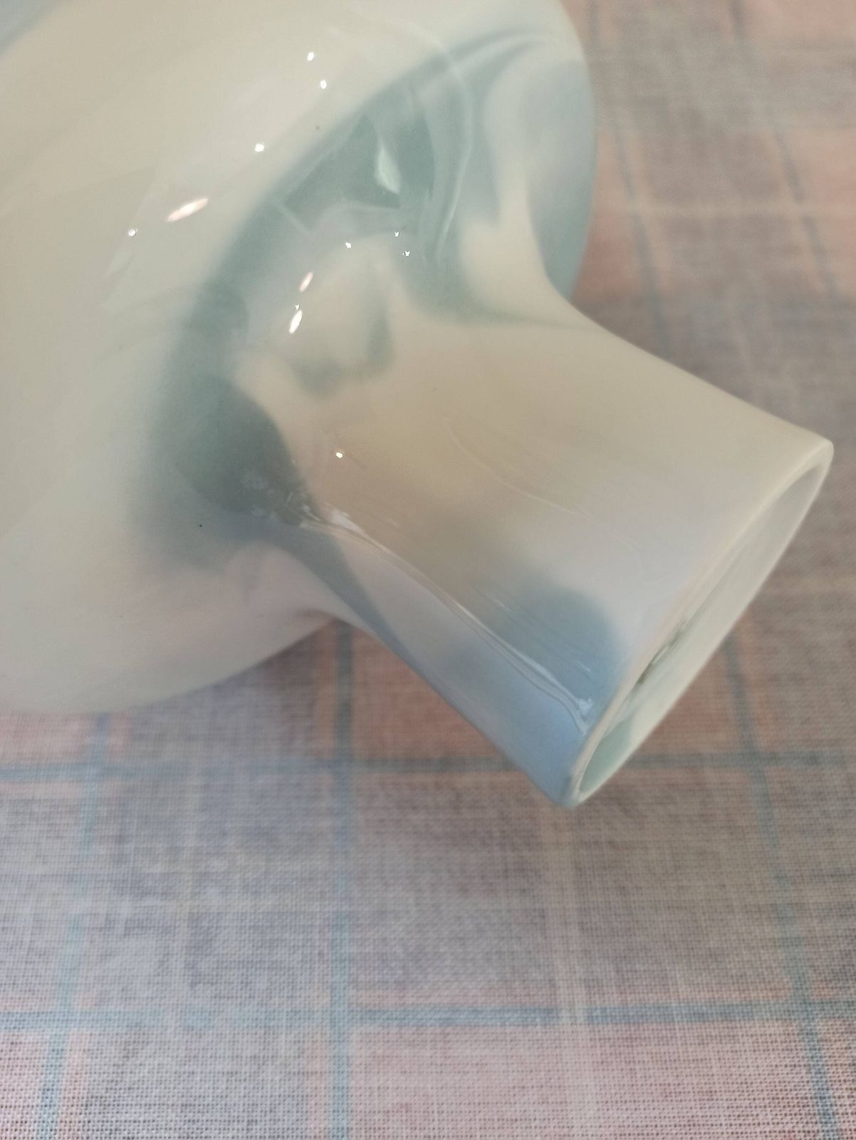 photo furniture Unusual Queensberry Oval Top, Marble Goblet Vase. Modernist Design. Studio Line, Made In Germany.