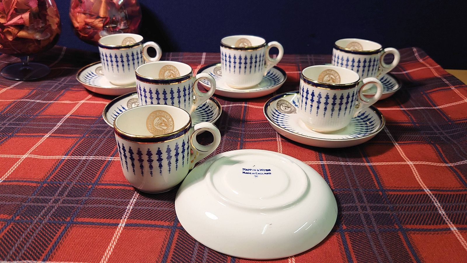 6 Mappin And Webb Demitasse Cups And Saucers   Blue, White And Gold   "The Jockey Club"   Very Good To Excellent Condition photo vintage