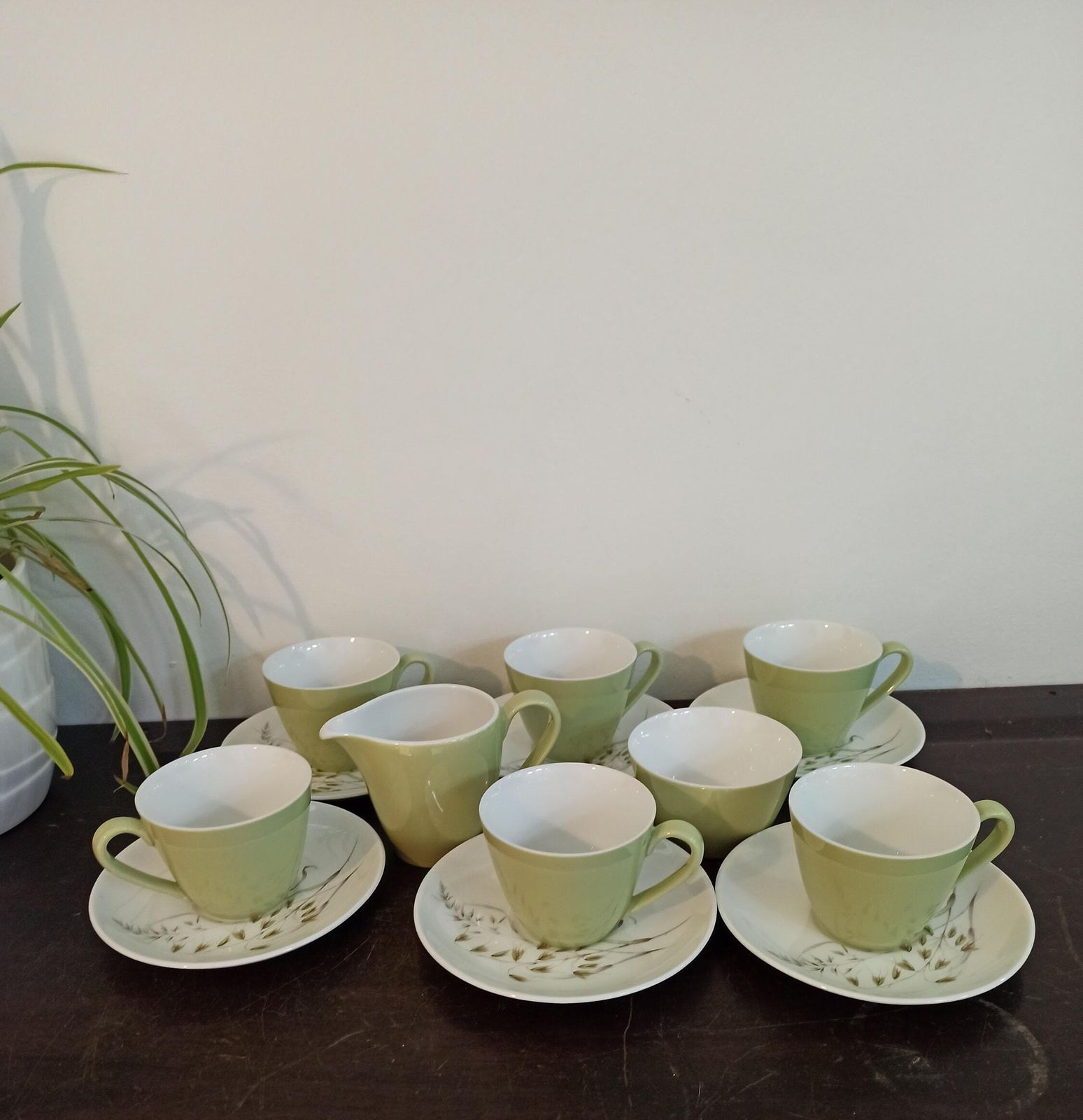 Vintage Green Teaset. 6 Cups And Saucers. Teapot, Milk Jug And Sugar Bowl. Very Good Condition. Johnson Brothers. photo Home Decor