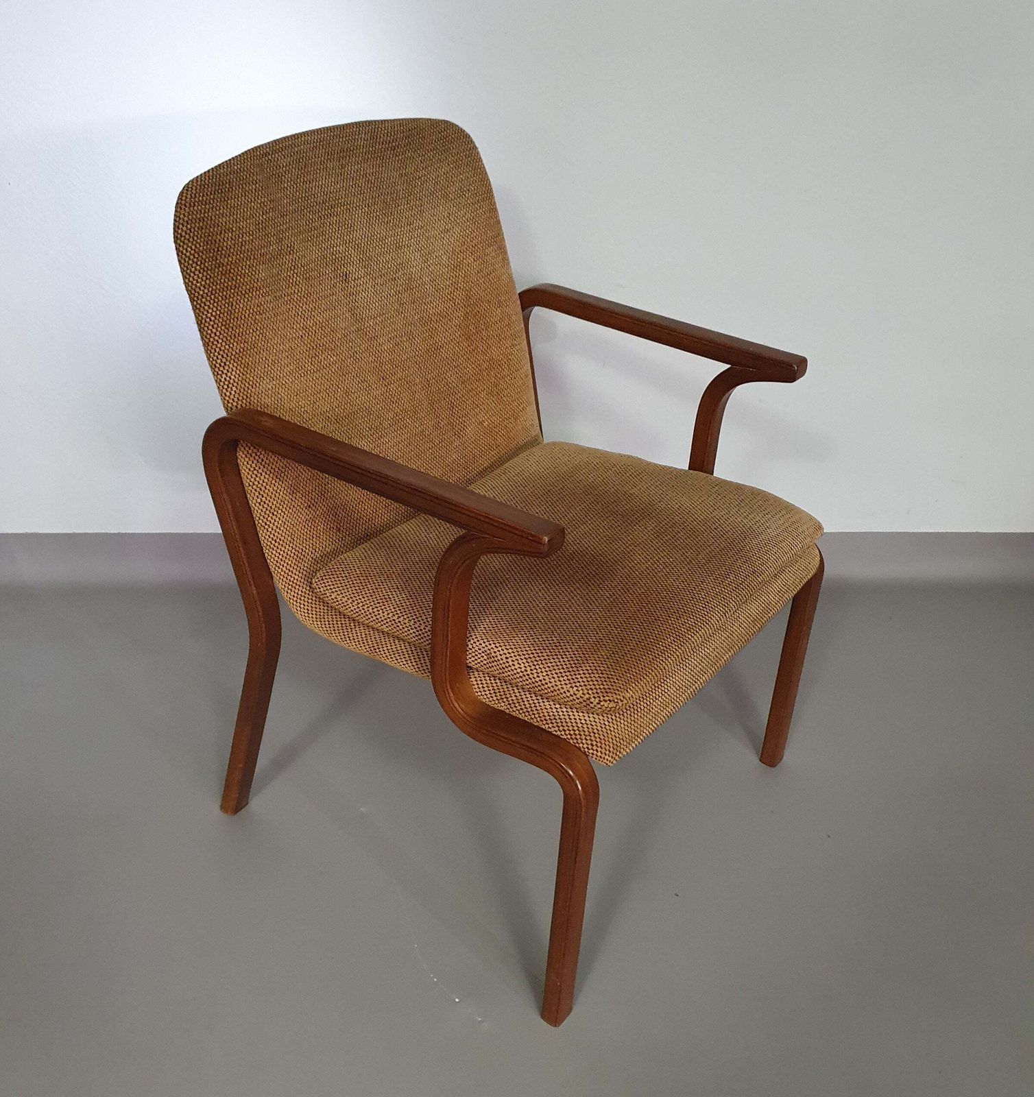 photo furniture 4 X Bejaardenstoel / Marlies / Gerard Geytenbeek