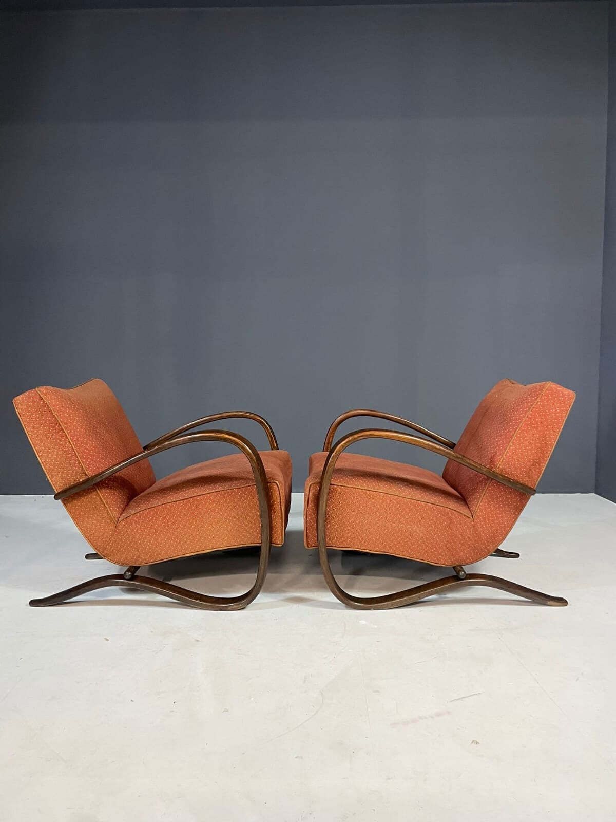 Pair Of H269 Lounge Chairs By Jindřich Halabala, Czechoslovakia, 1930s photo vinterior