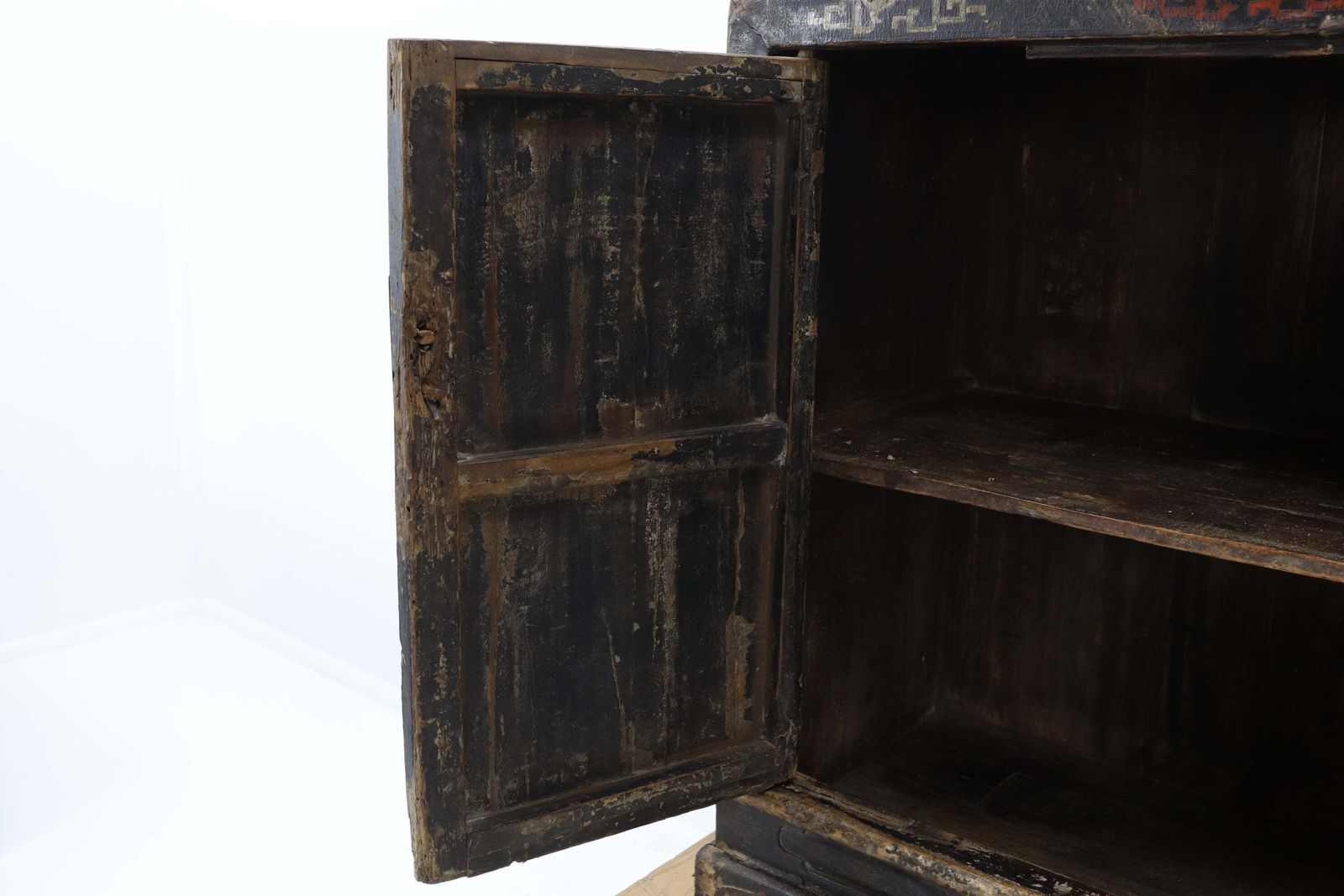 photo vintage Late 18th Century Dark Lacquered Hand Painted Chinese Book Cabinet