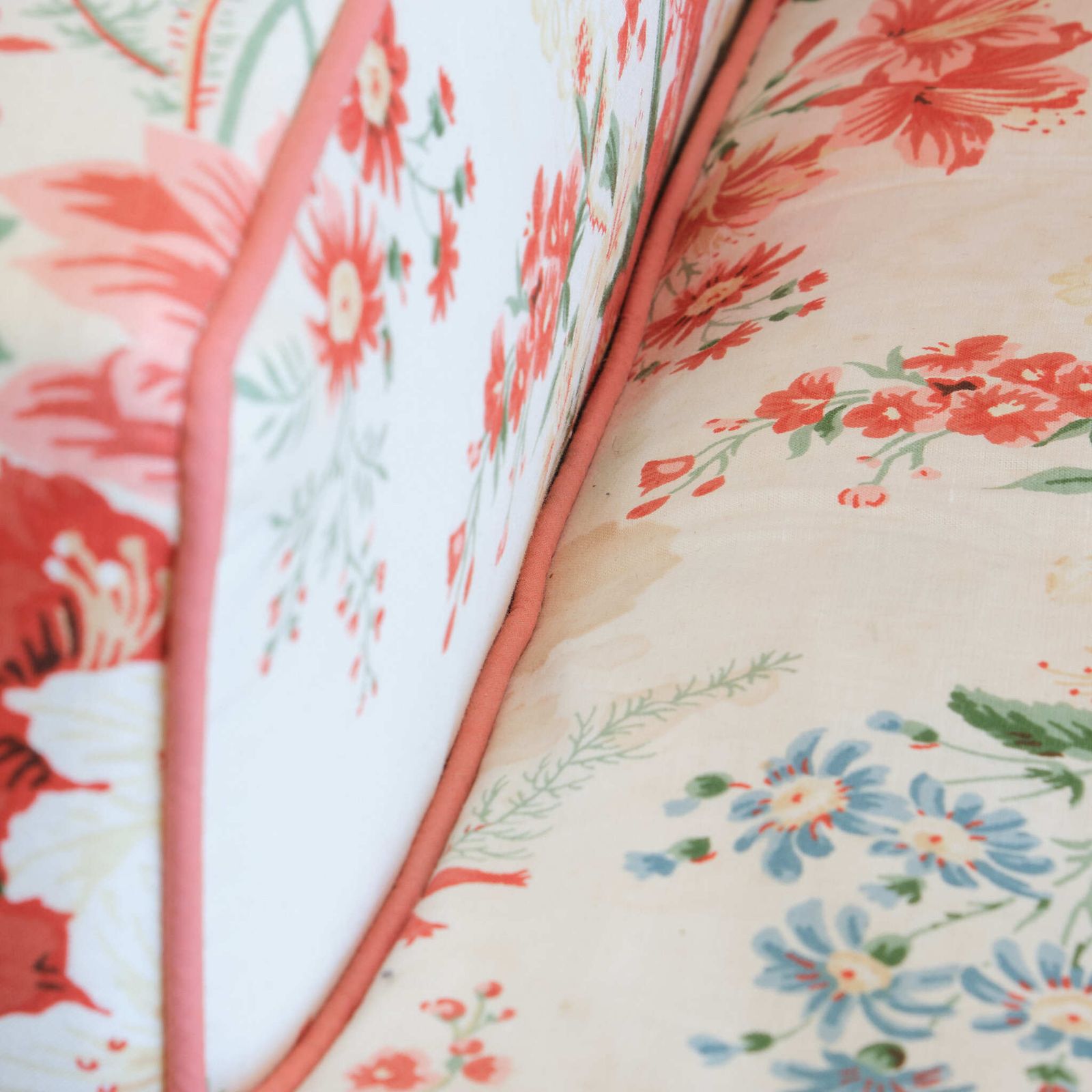 Floral Country House Armchair photo vintage