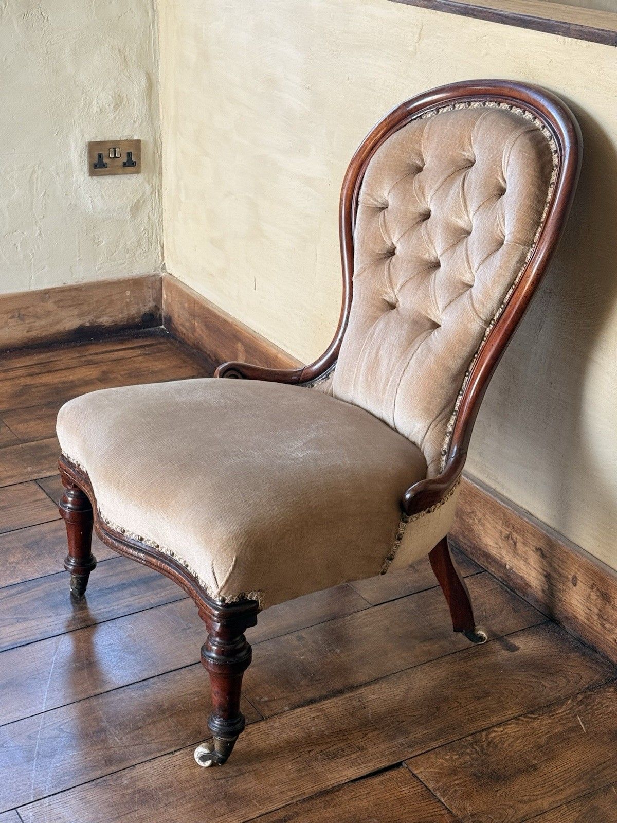 Antique Mahogany Bedroom Spoon Back  Mocha Nursing Reading Libary Lady's Chair photo 299.0